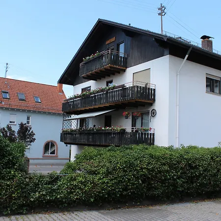 Gasthof und Pension zum Löwen-3