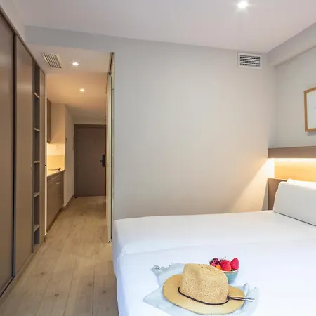 Aparthotel Bcn Montjuic-2