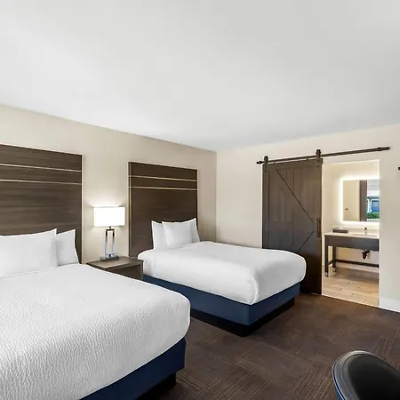 Travelodge By Wyndham Santa Rosa Wine Country-3