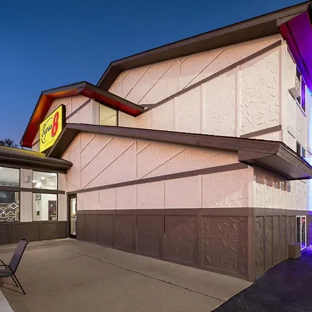 Super 8 By Wyndham Winona Mn-2