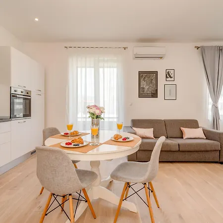 Capital Apartments And Rooms-3