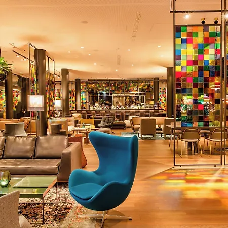 Motel One Köln-Neumarkt-3