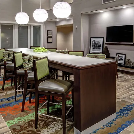 Hampton Inn & Suites Culpeper-2
