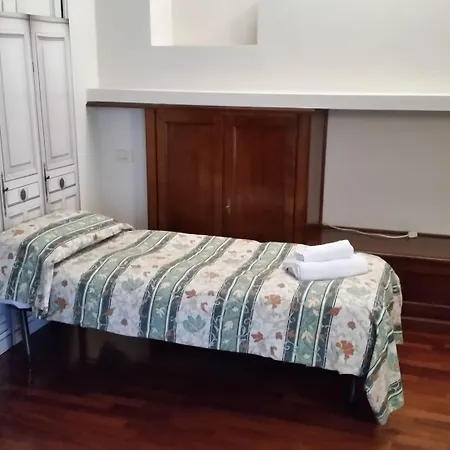 Gira Guest House-2