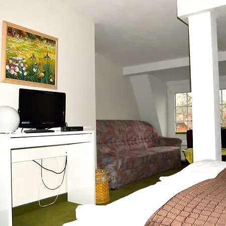 Strandhotel Buckow gut-Hotels SEE-2