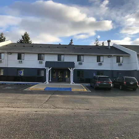 Burnsville Inn & Suites-2