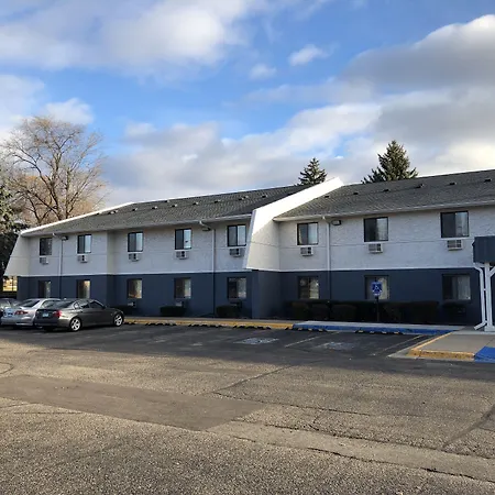 Burnsville Inn & Suites-3