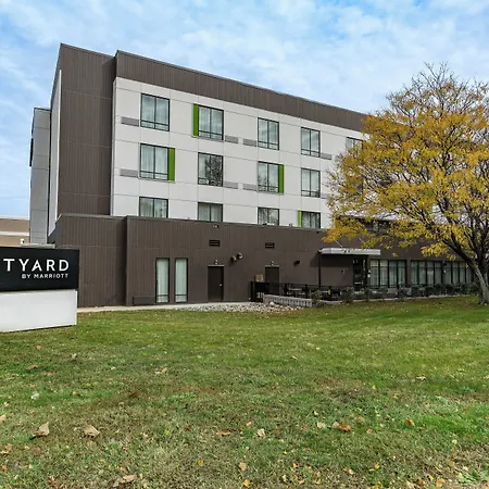 Courtyard By Marriott West Springfield-2