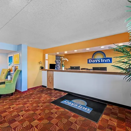 Days Inn By Wyndham Independence-3