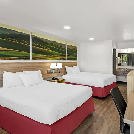 Days Inn By Wyndham Independence-2