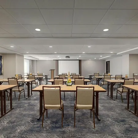 Courtyard By Marriott Portland Downtown/Waterfront-3