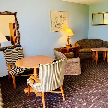 Castle Inn & Suites By Oyo Lawton-2