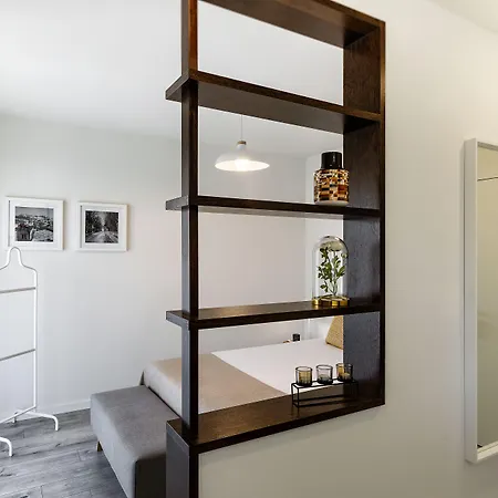 Jr Studios & Suites I Rius I-2