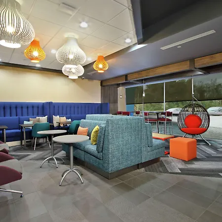 Tru By Hilton Mobile-3