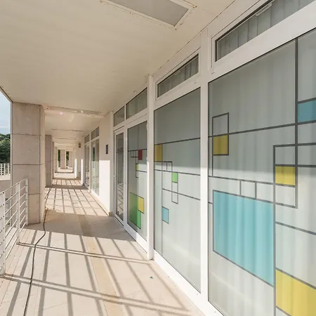 Gallery Rooms With Parking-3