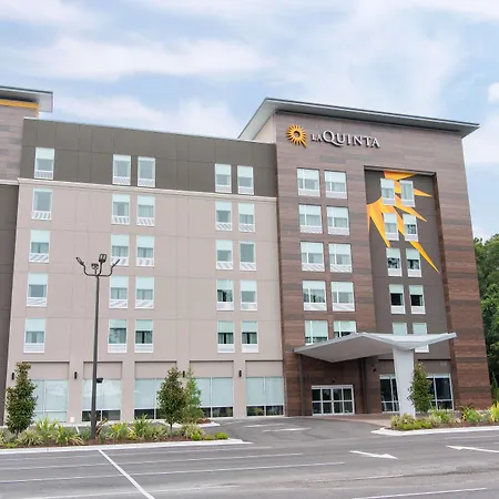 La Quinta Inn & Suites By Wyndham Lake City-3