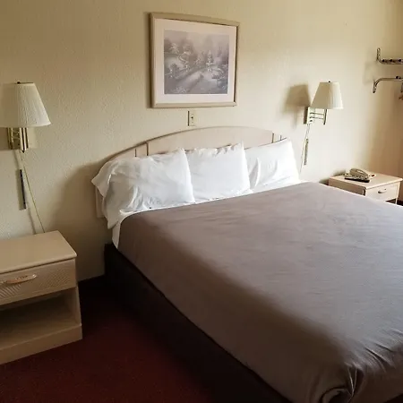 Americas Stay Inn-Leavenworth-2