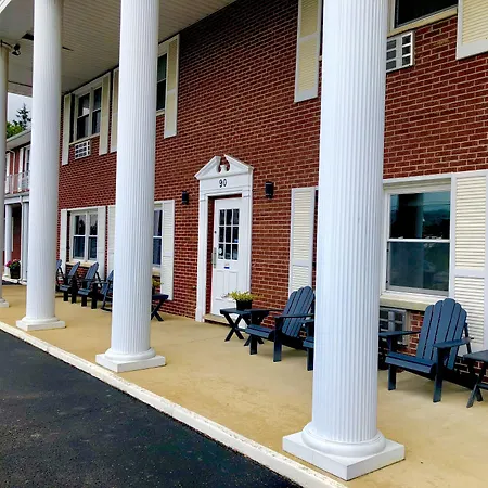 Bicentennial Inn-2
