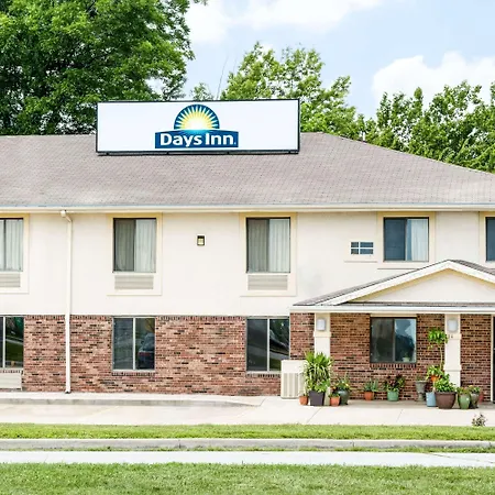 Days Inn By Wyndham Warrensburg-3