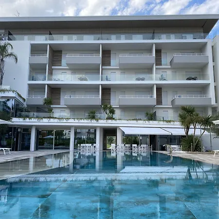 Youmami Suite Hotel Wellness&Spa-3