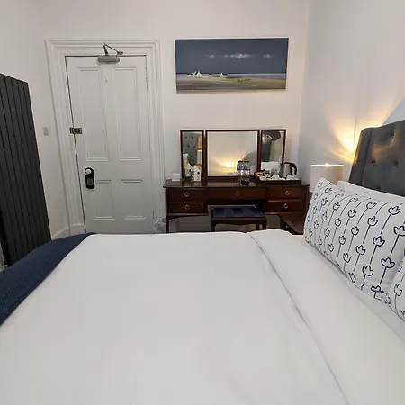 Cambeth Lodge Guesthouse-3