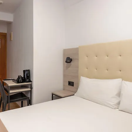 Hotel Queens - Adults Only-3