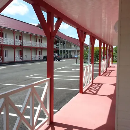 Fasthotel Montmarault-3