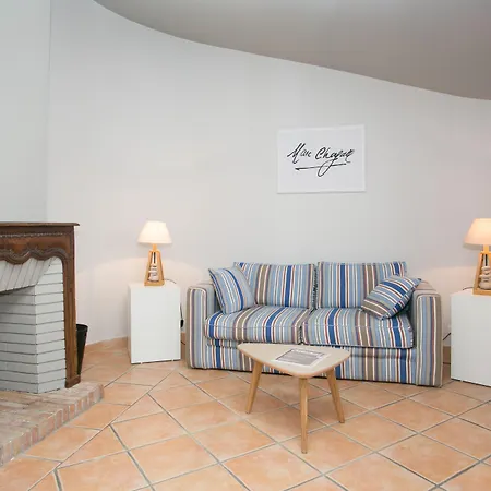 Le Relais Des Trois Mas-3