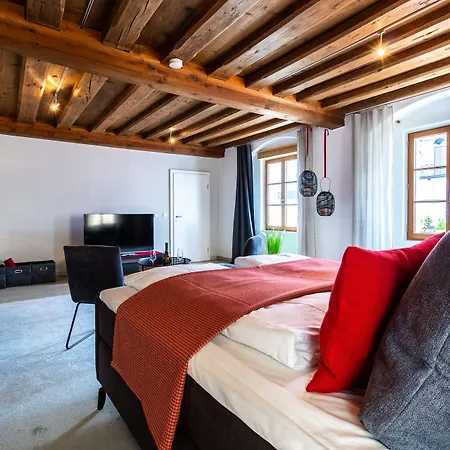 Baronhaus Aparthotel & Suites-3