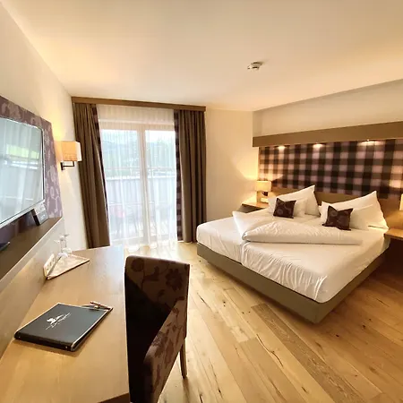 Berghotel Der Koenigsleitner - Adults Only-2