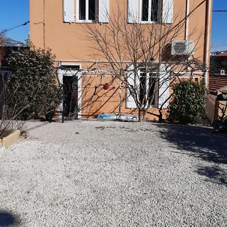 CHEZ VERO - Chambre d'hôte privée - proche Cassis Ste Baume Marseille Le Castelet Agora - parking clos --2