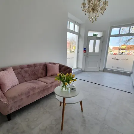 Hotel Hanseat Stralsund-3