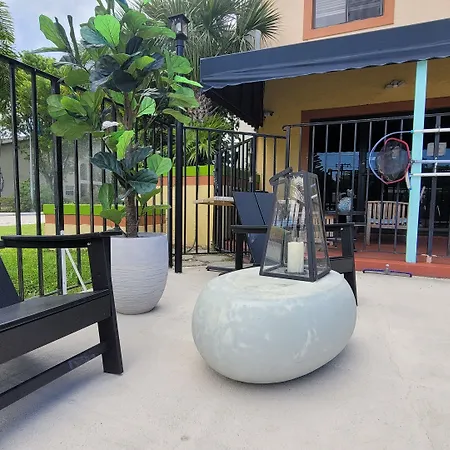 Sunny Palms Inn-3