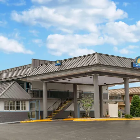 Days Inn By Wyndham Knoxville North-2
