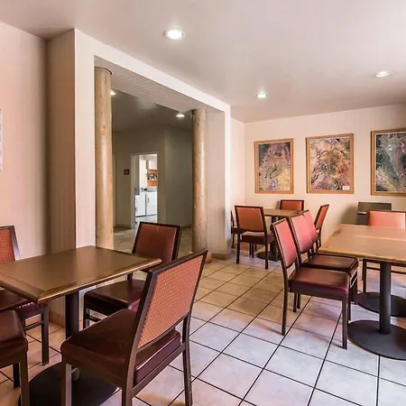 Quality Suites Moab Near Arches National Park-2