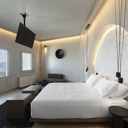 Hom Santorini-2