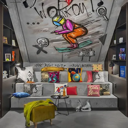 Moxy Lausanne City-3