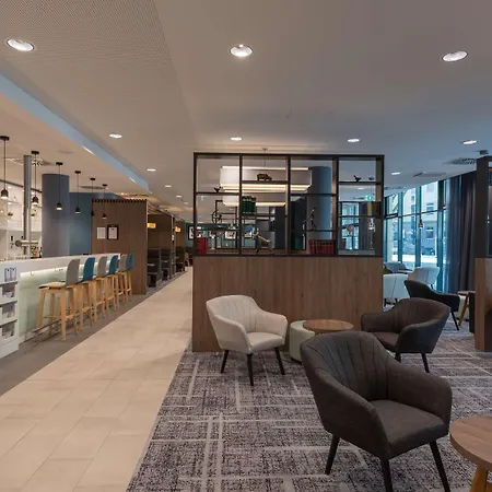 Hampton By Hilton Duesseldorf City Centre-2