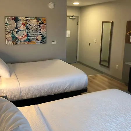 Microtel Inn & Suites By Wyndham Hot Springs-2