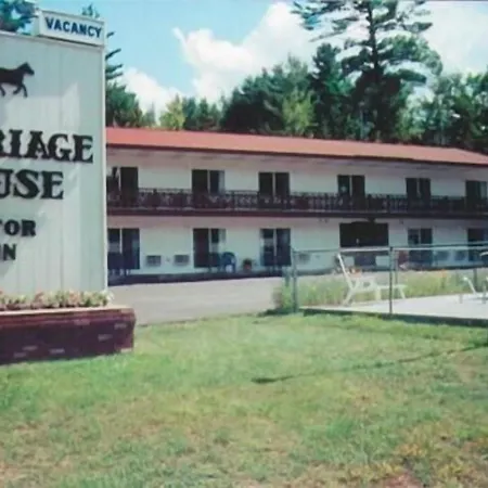 Carriage House Motor Inn-3