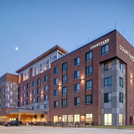 Courtyard By Marriott Iowa City University Heights-3