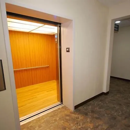 White House Suites-2