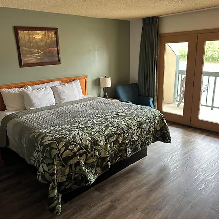 Grand Smokies Resort Lodge Pigeon Forge-3