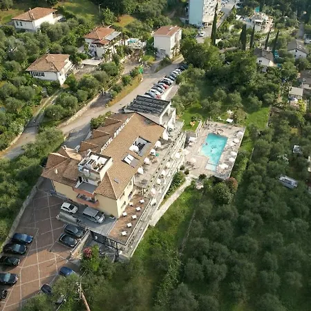 Hotel Benacus Panoramic-2