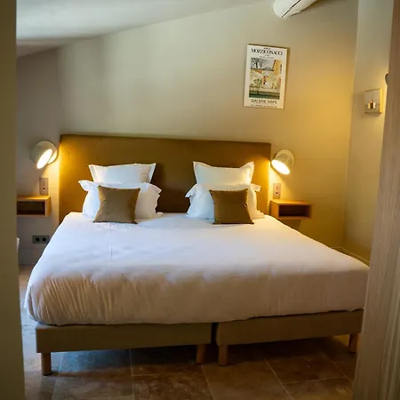 Hotel La Bastide d'Eygalières-2