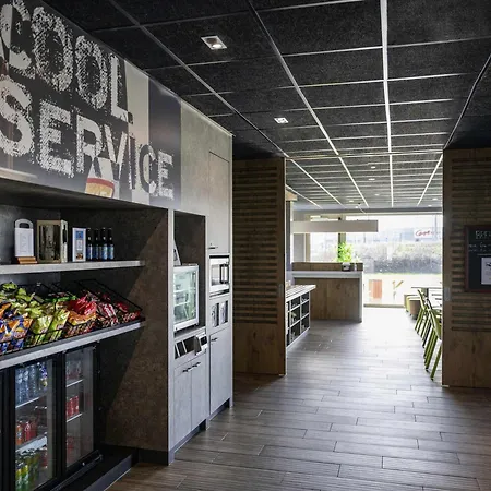 Ibis Budget Oostende Airport-3