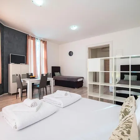 Virtus Apartments And Rooms With Free Private Parking-2
