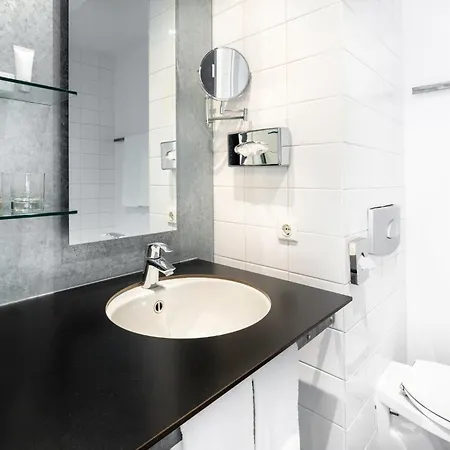 Garner Hotel Maastricht By Ihg-2
