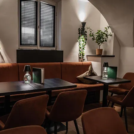 Hotel Schwarzer Adler Innsbruck-2