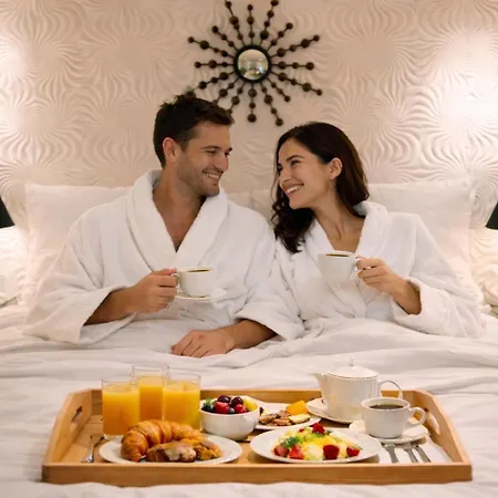 Abalú Collection Hotel Boutique Gran Via-3